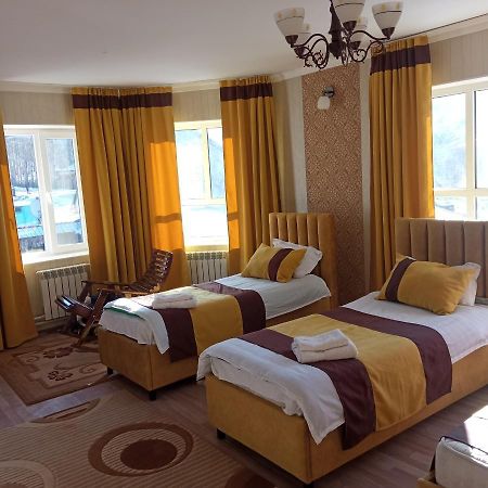 Turan Guesthouse Karakol Dış mekan fotoğraf
