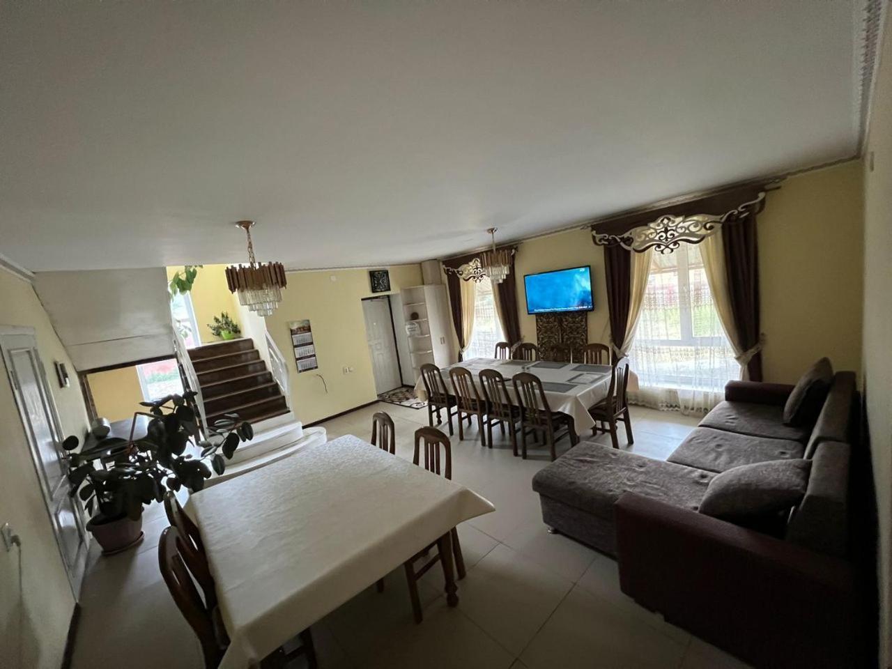 Turan Guesthouse Karakol Dış mekan fotoğraf
